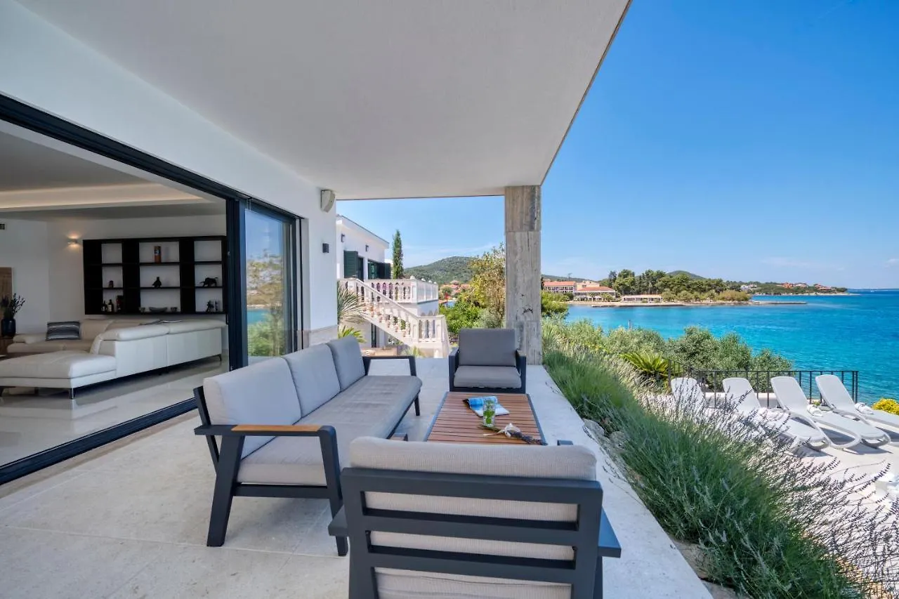 Villas Anita Veli Iž
