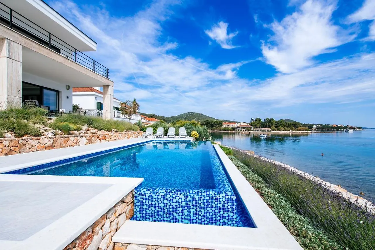 Villas Anita Veli Iž