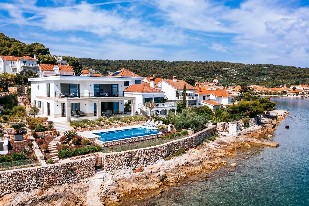 Villas Anita Veli Iž